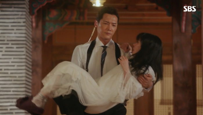 발 다친 장나라 번쩍 들어 올리며 ‘상남자’ 매력 ‘대폭발’시킨 최진혁