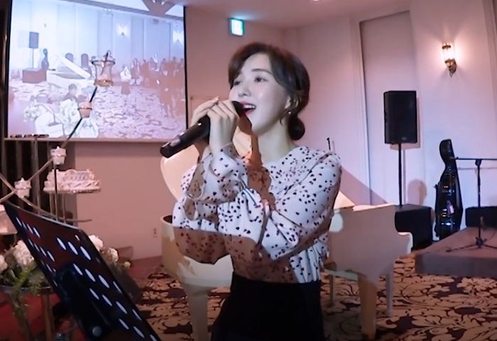 스태프 결혼식 찾아가 ‘그대라는 사치’ 축가로 불러준 ‘의리甲’ 레드벨벳 웬디