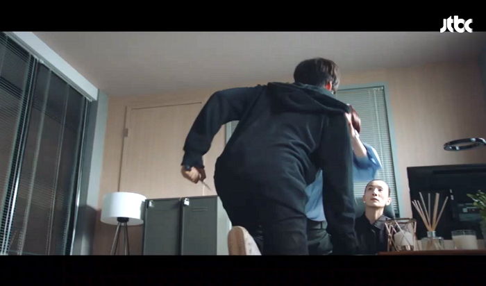 엄마 자살하게 만든 입시 코디 찾아가 칼부림한 ‘SKY캐슬’ 학생