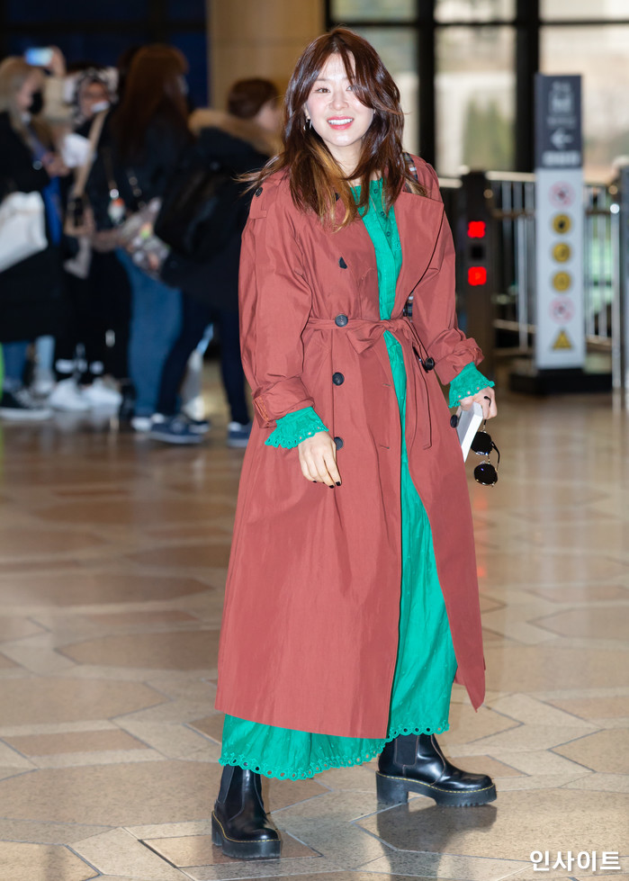 배우 최강희가 11일 오후 2018 MAMA(마마) FANS' CHOICE in JAPAN에 참석 차 김포국제공항을 통해 일본으로 출국 하고 있다. / 사진=고대현 기자 daehyun@