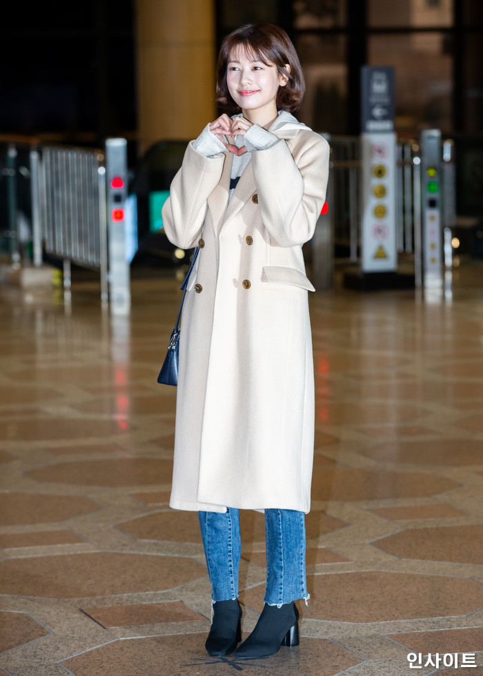 배우 정소민이 11일 오후 2018 MAMA(마마) FANS' CHOICE in JAPAN에 참석 차 김포국제공항을 통해 일본으로 출국 하고 있다. / 사진=고대현 기자 daehyun@