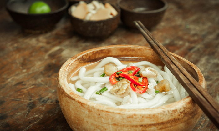 세븐일레븐, 물 없이도 뚝딱 만드는 국물요리 ‘돈까스김치나베·따끈한어묵우동’ 출시