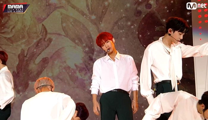 “우리 다시 만나” 어제자 MAMA서 마지막 무대 장식한 워너원
