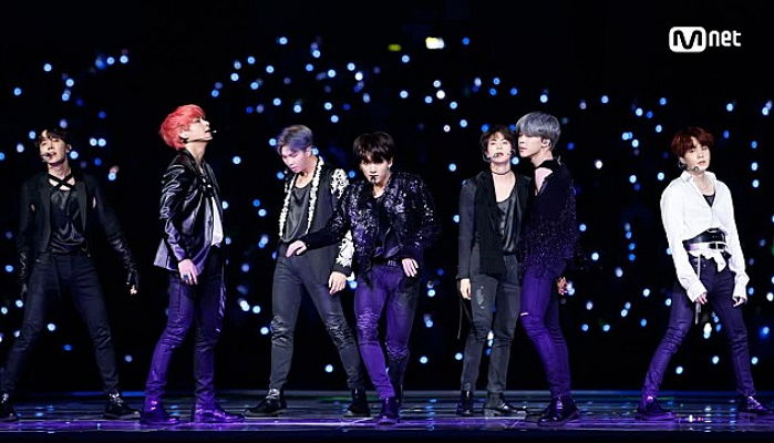 어제(12일)자 ‘MAMA’서 역대급 퍼포먼스 펼친 방탄소년단 무대
