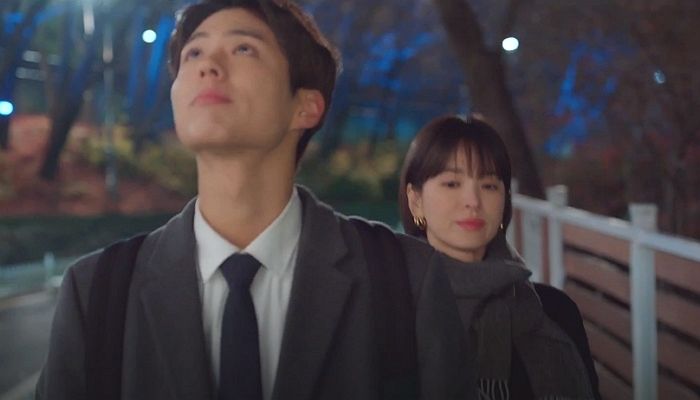 “공식 썸 1일” 만에 ‘팔짱+손’ 스킨십 달달 콤보 선보인 박보검♥송혜교