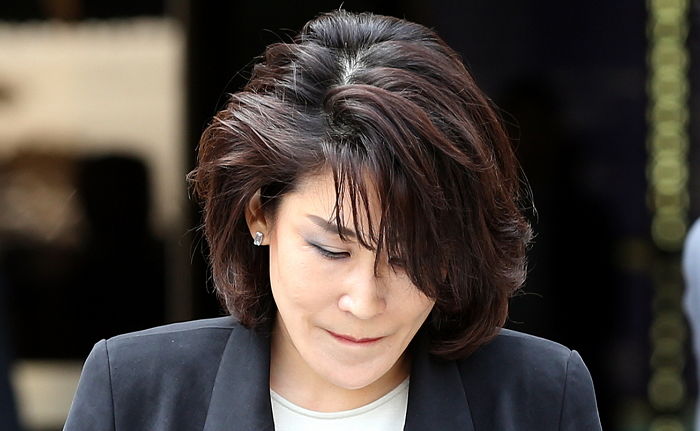 “신세계백화점에서 구입한 음식서 ‘락스 성분’이 나왔습니다”