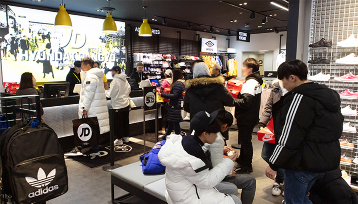 “나이키, 아디다스···” JD 스포츠, 신상 최대 50% 할인하는 역대급 세일 시작