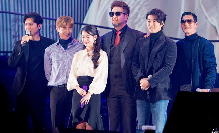 팬들 들려주려고 낸 노래인데 너무 좋아 널리 사랑받은 ‘팬송’ 6