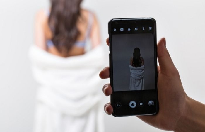 오늘(18일)부터 내가 내 몸 찍어도 유포되면 최대 ‘7년’ 징역 받는 법 적용된다