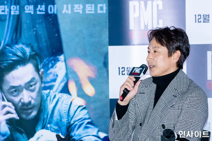 배우 이선균이 19일 오후 서울 용산CGV에서 열린 영화 'PMC - 더 벙커' 언론시사회에 참석해 포즈를 취하고 있다. / 사진=고대현 기자 daehyun@