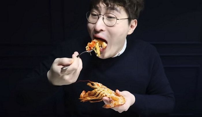 해산물 뷔페서 ‘랍스터 20마리’ 먹으며 ‘뽕’ 뽑은 먹방 유튜버