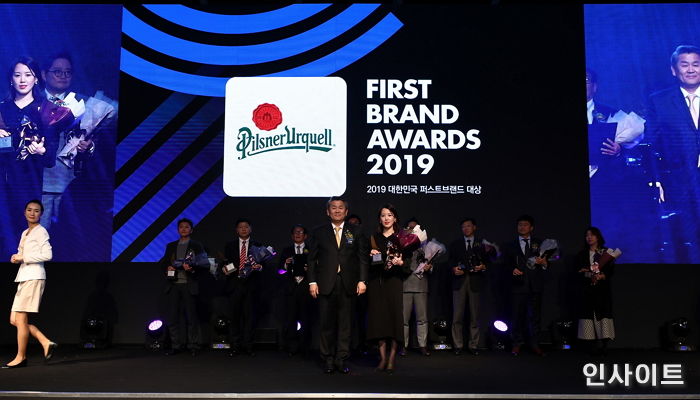 국내 소비자 ‘픽’ 당해 수입 맥주 ‘원탑’ 인증한 필스너 우르켈