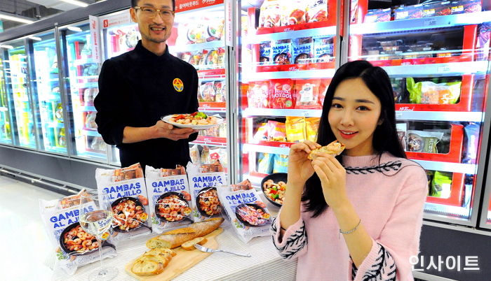 ‘똥손’도 실패 안한다…홈플러스가 출시한 간편식 ‘감바스 알 아히요’