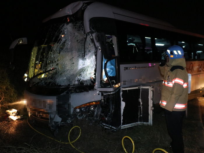 위험한 사고 현장서 직접 ‘차량 통제’해 생명 구한 ‘렉카차’ 의인들