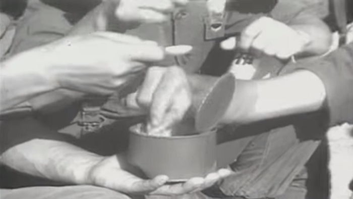 ‘월남전’ 군인들이 녹물로 범벅된 보급 ‘김치 통조림’을 싹싹 긁어먹은 이유