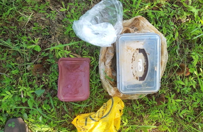 군수에게 주기로 한 ‘뇌물’ 7500만원 ‘김치통’에 숨겨 앞마당에 묻어놨던 공무원