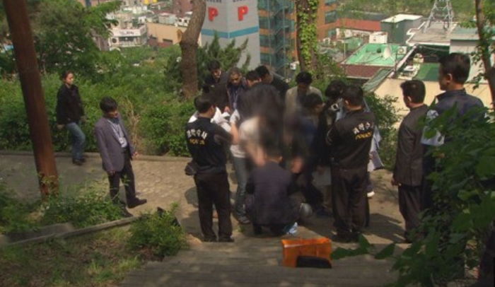 친구들 시켜 ‘전남친’ 죽인 여대생 살인마가 2년 뒤 출소한다