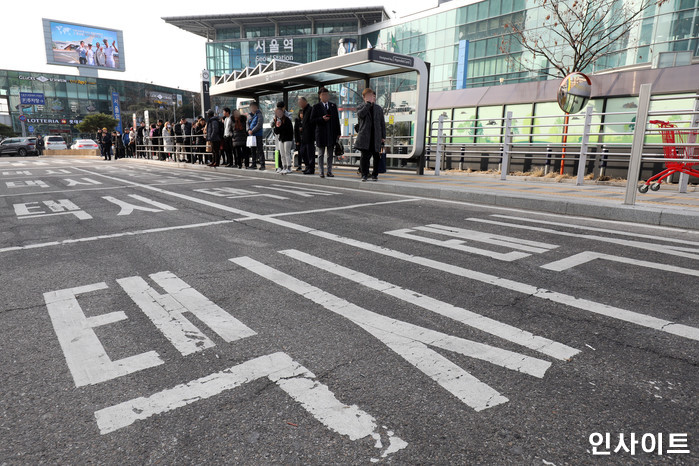 ‘파업’ 때문에 택시 못타 불편 겪은 시민들에게 뜻밖의 ‘깨달음’(?) 선사한 누리꾼 댓글