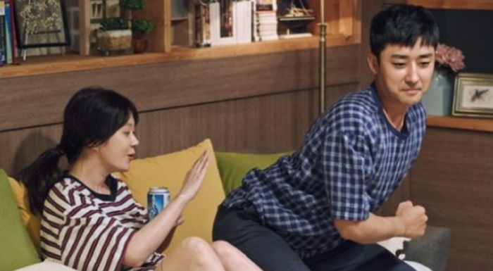 남자가 여자 친구를 더 좋아할 때 나타나는 일곱 가지 행동