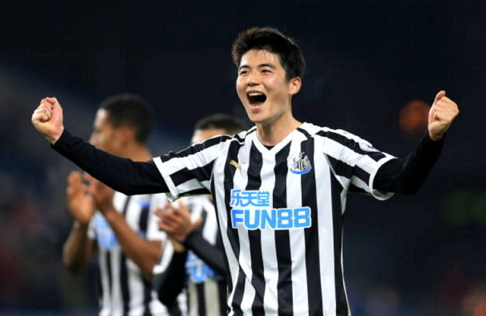 눈을 의심케하는 궤적으로 휘어들어가는 환상 프리킥 선보인 ‘축구 도사’ 기성용