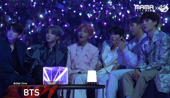 ‘실력파 후배’ 아이즈원 무대 보고 깜놀한 ‘표정부자’ 뷔의 다채로운 표정