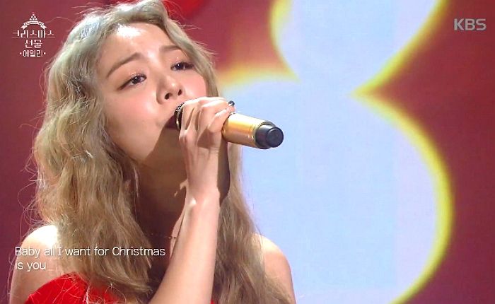 “캐럴 앨범 내주세요”···요청 쏟아지게 한 에일리의 ‘크리스마스 특집’ 무대