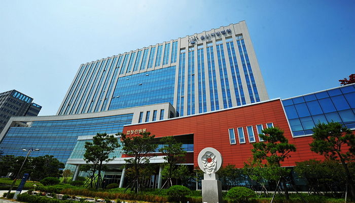 “사정 딱하다”며 성추행범 숨겨주던 지인들이 받은 형량