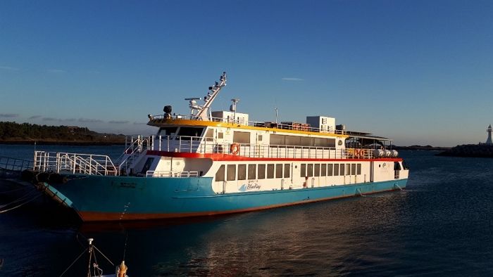 구멍 뚫려 가라앉는 여객선에 끝까지 남아 ‘199명’ 승객 모두 살린 선장