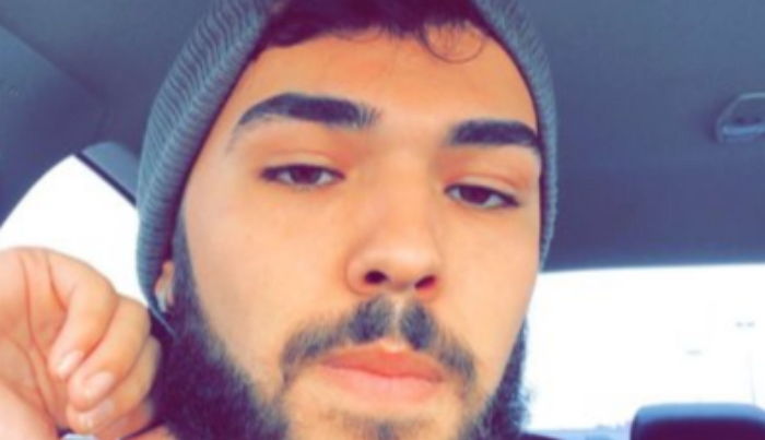 양아들이 건넨 ‘종이 한 장’을 본 아버지는 왈칵 눈물을 쏟아냈다