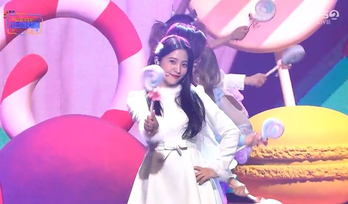 ‘청순미’ 터지는 여신 미모로 콜라보레이션 무대 꾸민 예리X다현X케이X엄지X아린X우기