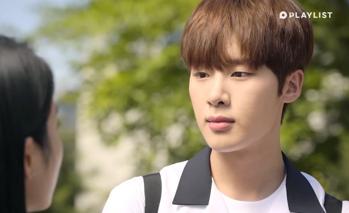 JYP랑 계약하고 ‘SKY 캐슬’로 빵 뜬 뒤 포털사이트에 ‘정식 프로필’ 등록된 김동희