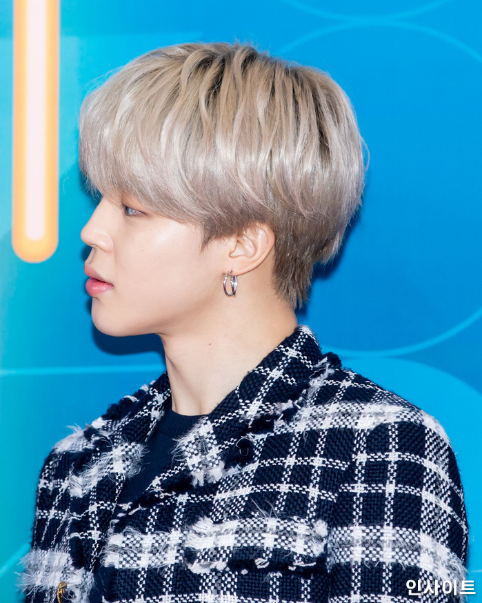 방탄소년단 BTS 지민이 28일 오후 서울 여의도 KBS홀에서 열린 '2018 KBS 가요대축제' 시상식에 참석해 레드카펫을 밟고 있다. / 사진=고대현 기자 daehyun@