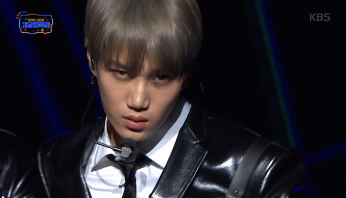 어제자 ‘가요대축제’에서 ‘완벽 라이브+칼군무’ 선보인 엑소 인트로 무대