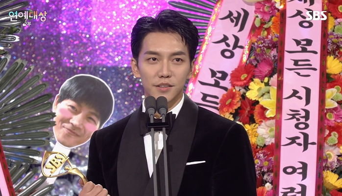 군 제대 1년 만에 ‘집사부일체’로 ‘SBS 연예 대상’ 받은 이승기