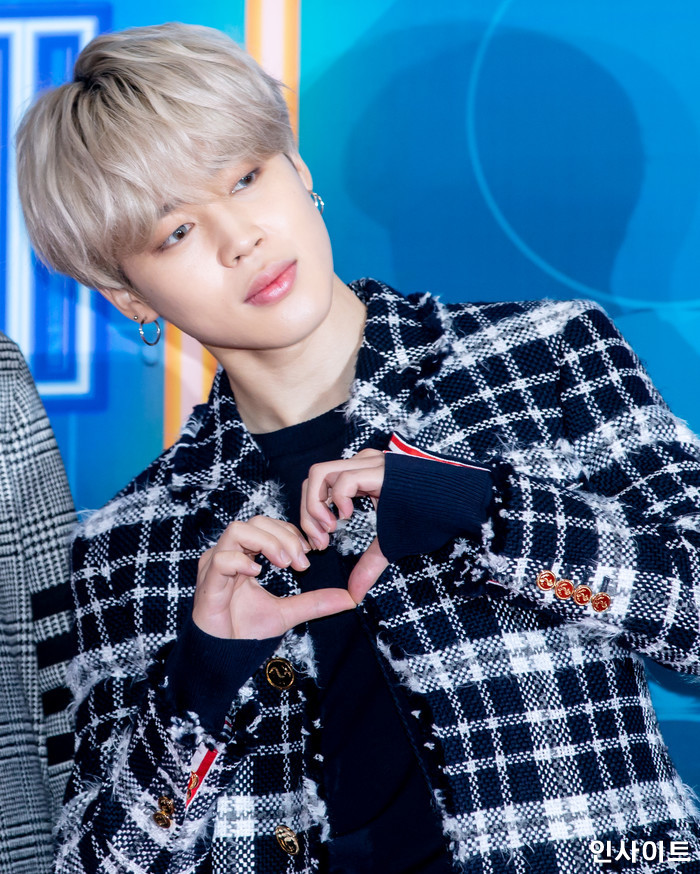 방탄소년단 BTS 지민이 28일 오후 서울 여의도 KBS홀에서 열린 '2018 KBS 가요대축제' 시상식에 참석해 레드카펫을 밟고 있다. / 사진=고대현 기자 daehyun@