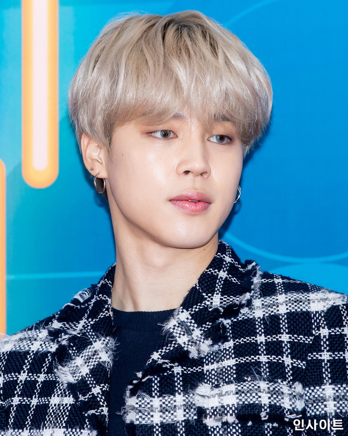 방탄소년단 BTS 지민이 28일 오후 서울 여의도 KBS홀에서 열린 '2018 KBS 가요대축제' 시상식에 참석해 레드카펫을 밟고 있다. / 사진=고대현 기자 daehyun@