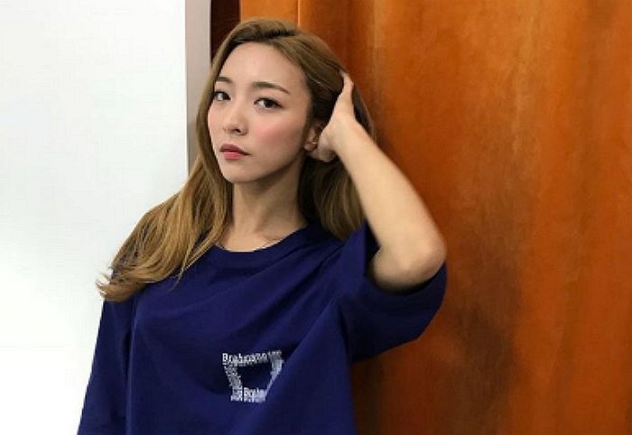 ‘욕조’에 몸 담그고 있는 사진 공개한 루나