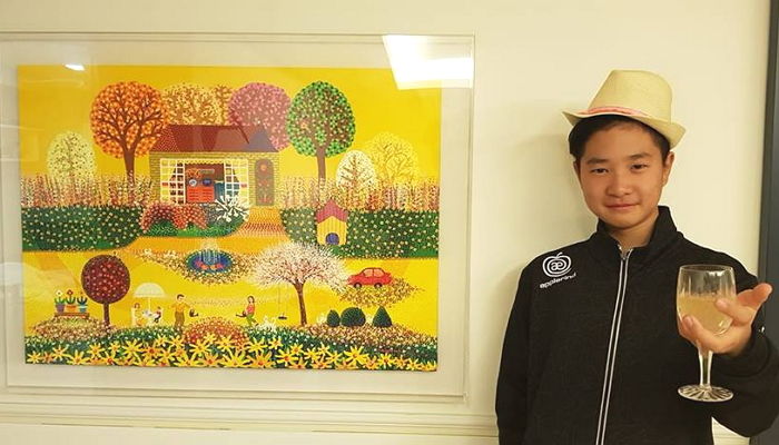 와인잔 들고 중후한(?) 표정으로 새해 덕담 건넨 올해 ‘중3’ 민국이