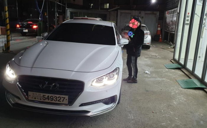 “평생 계산 없이 주시던 어머니를 위해 연말 선물로 새 차를 사드렸습니다”