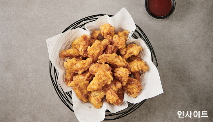 “오늘(3일)부터 교촌 ‘스테디셀러’ 허니시리즈 ‘순살’로 먹을 수 있어요”