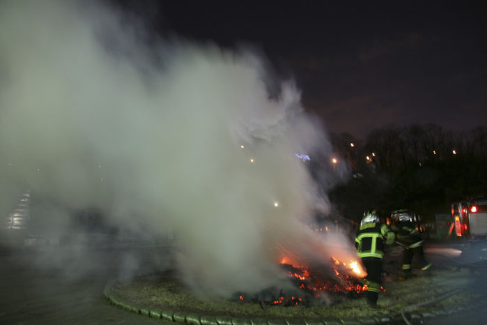 ‘목숨’ 걸고 불 속으로 뛰어 들어 70대 노부부 구하고 대형 산불 막은 경찰관