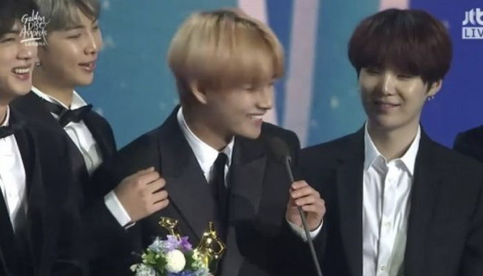 ‘골든디스크’ 상 받고 ‘빙구미’ 넘치는 수상소감 한 방탄 뷔