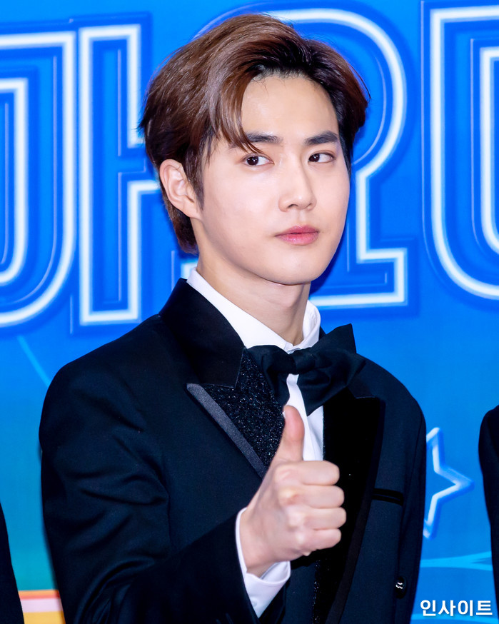 엑소 수호가 28일 오후 서울 여의도 KBS홀에서 열린 '2018 KBS 가요대축제' 시상식에 참석해 레드카펫을 밟고 있다. / 사진=고대현 기자 daehyun@