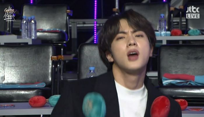 ‘동방신기-미로틱’ 커버한 아이즈원 무대에 ‘방청객 모드’로 흥 폭발시킨 방탄