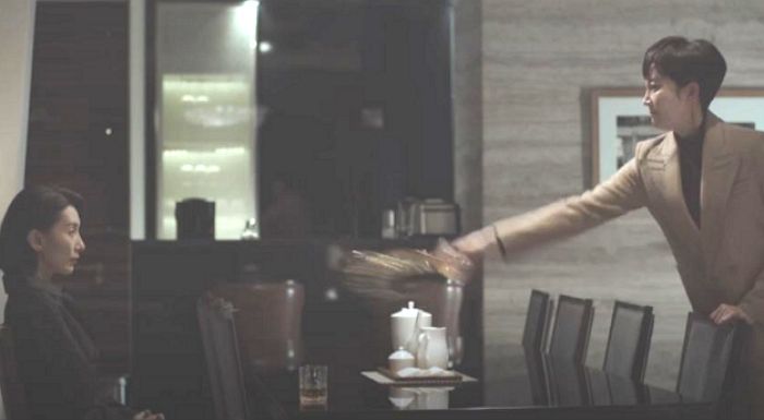 김보라 정체 알고도 집에 들이게한 김서형에 ‘물싸대기’ 날리며 상욕한 ‘SKY캐슬’ 염정아