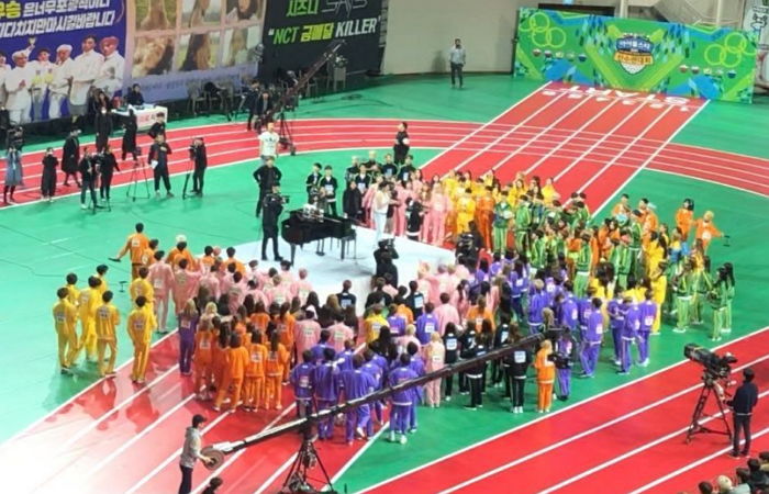 아육대서 또 ‘무큐리’로 변신해 ‘레전드 웃음’ 선사한 전현무