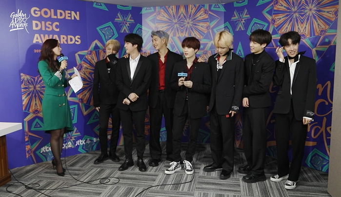 트로피에 ‘키스’하는 모습으로 소녀팬 잠 못자게 만든 ‘월드섹시’ 진