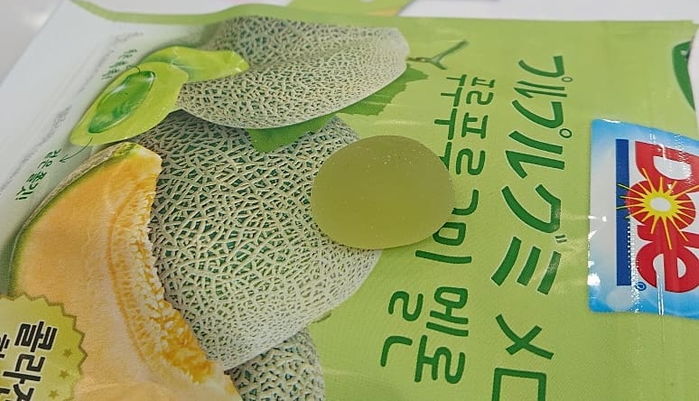 “진짜 과일 먹는줄 알았다”는 후기 폭발한 ‘쫀득+달달’ 멜론 젤리