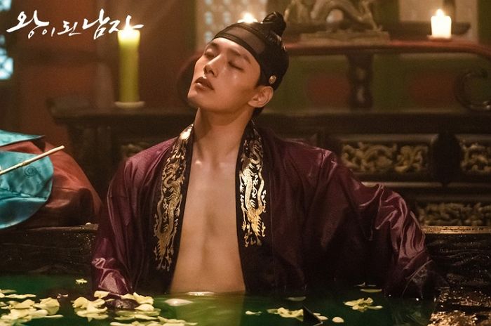 귀여운 동생에서 섹시한 ‘상남자’로 돌아온 ‘정변甲’ 여진구 근황