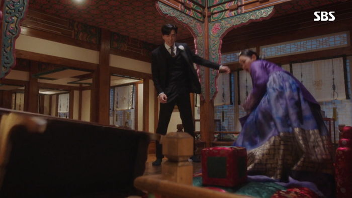 “황후 지키겠다”···장나라 죽이려 한 ‘사이코패스’ 엄마에게 분노한 신성록